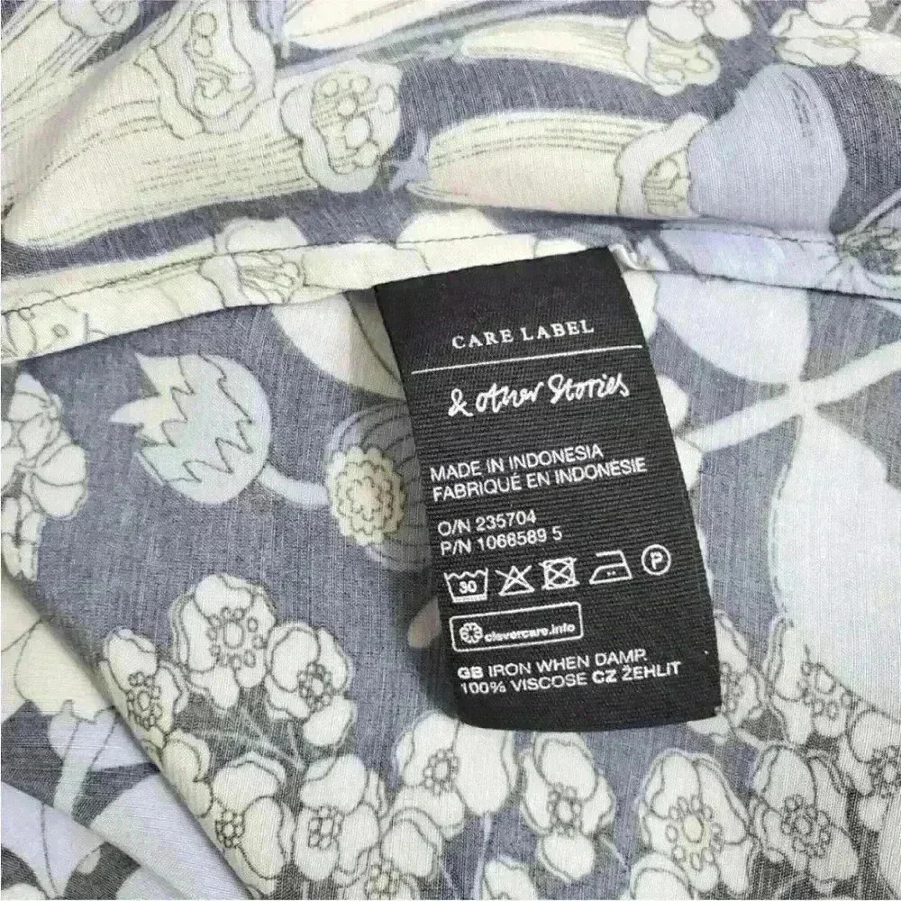 & Other Stories Women Printed Mini Dress EUR40
Blue Floral Short Sleeve worn 1x - Picture 6 of 7